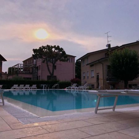 Casa Savoia Apartment Десенцано дел Гарда Екстериор снимка