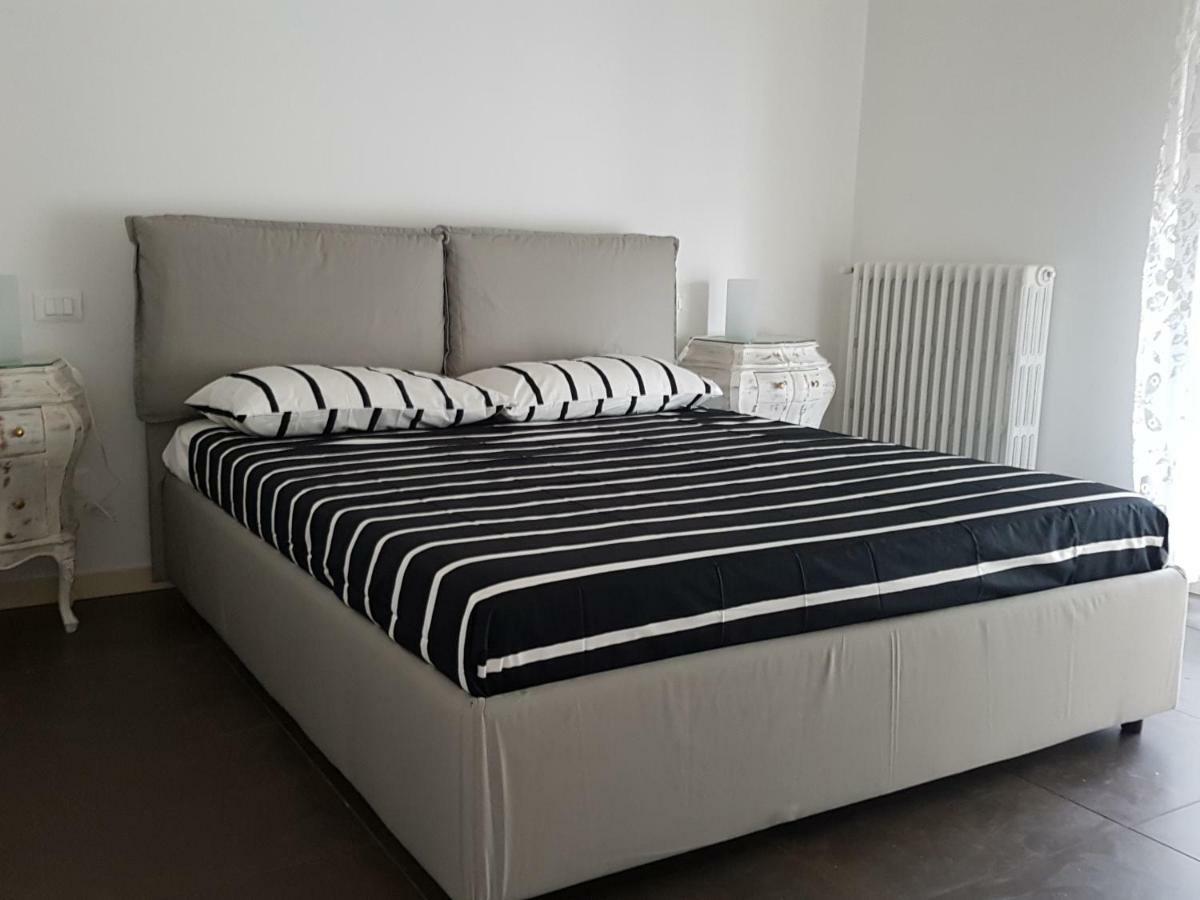 Casa Savoia Apartment Десенцано дел Гарда Екстериор снимка
