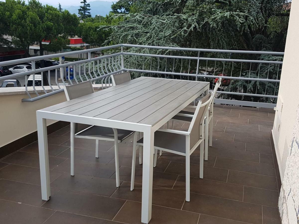 Casa Savoia Apartment Десенцано дел Гарда Екстериор снимка